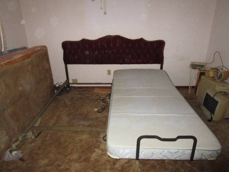 lot 119 image: Medical lift bed