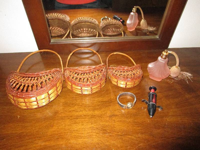 lot 8261 image: Lot of Random Items