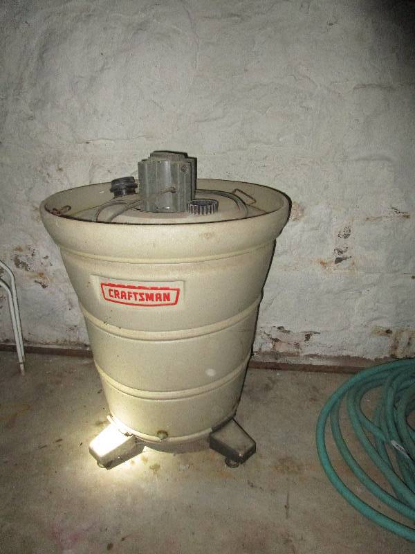 lot 8253 image: Worlds oldest Craftsman shop vacuum