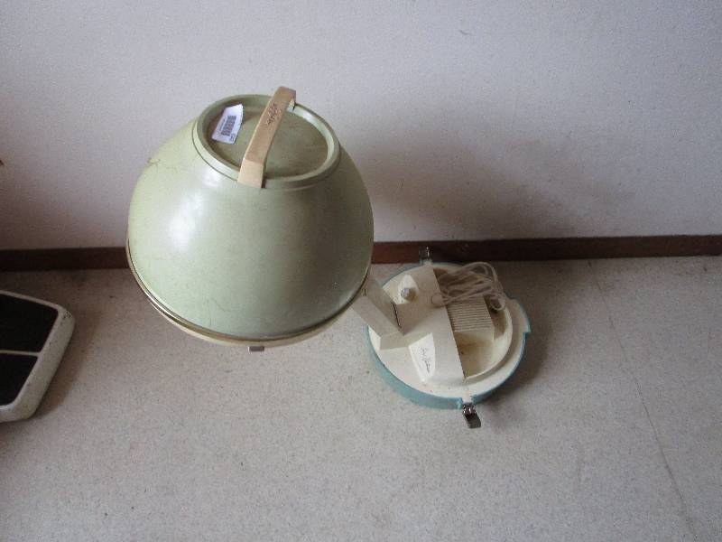 lot 8242 image: Vintage hair dryer