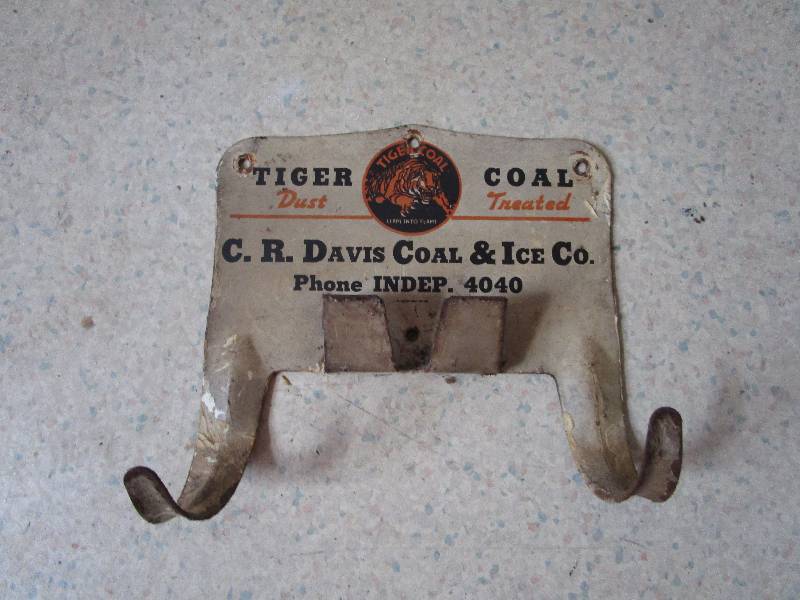 lot 8241 image: Vintage advertising hook