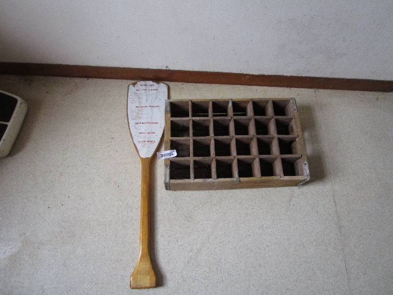 lot 8240 image: Random home decor