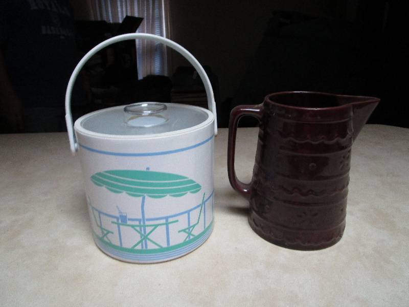 lot 273 image: Lot of Random Items
