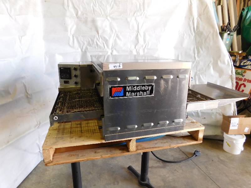 lot 608 image: MiddlebyMarshall Pizza Oven