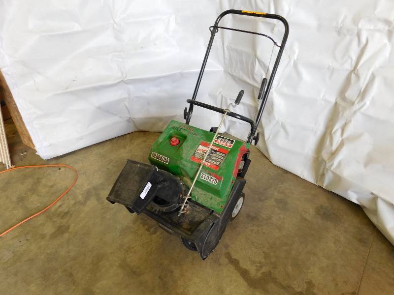 lot 648 image: Frontier Snowblower