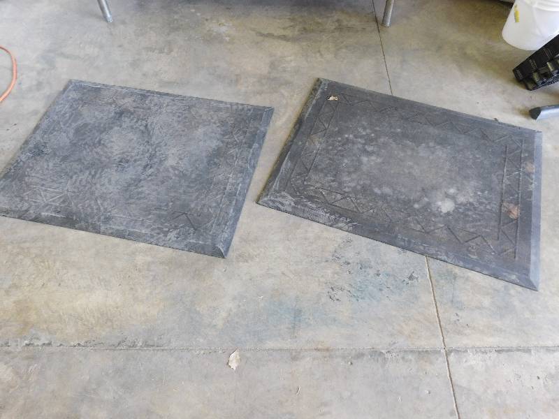 lot 651 image: Lot of 2 Fatigue Mats