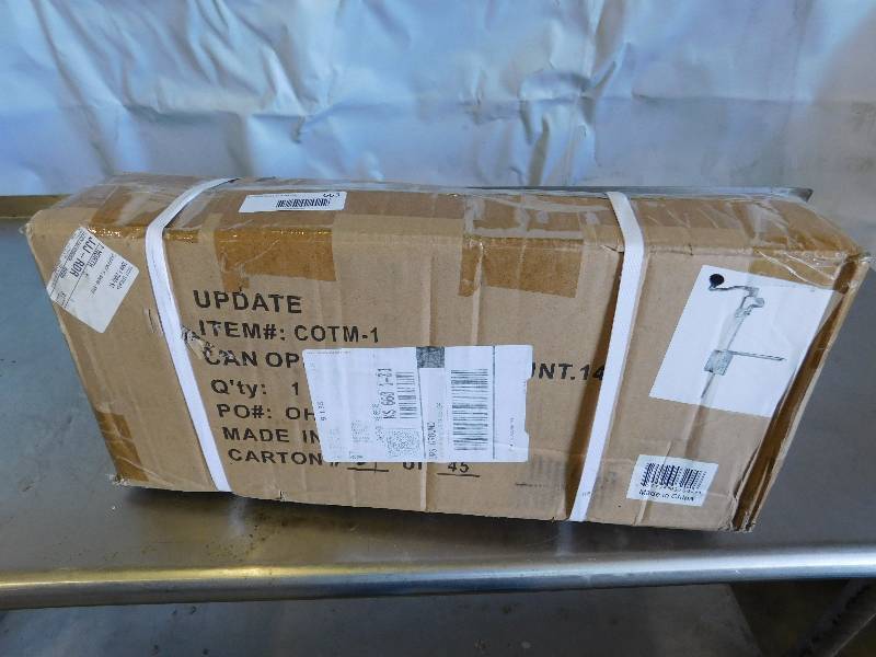 lot 663 image: New In Box Can Opener