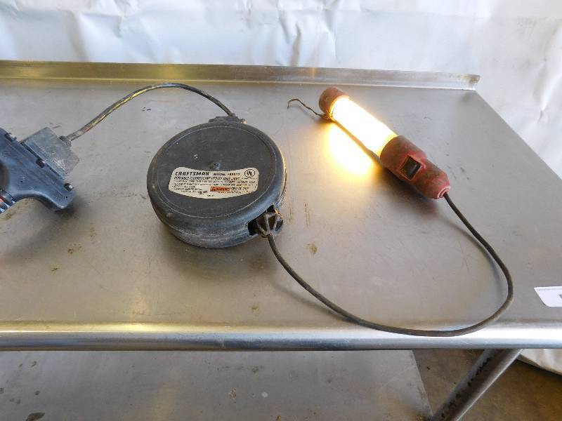 lot 684 image: Craftsman Fluorescent Real Light