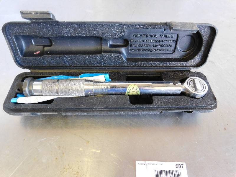 lot 687 image: Bestools Micrometer Torque 38 Inch Wrench