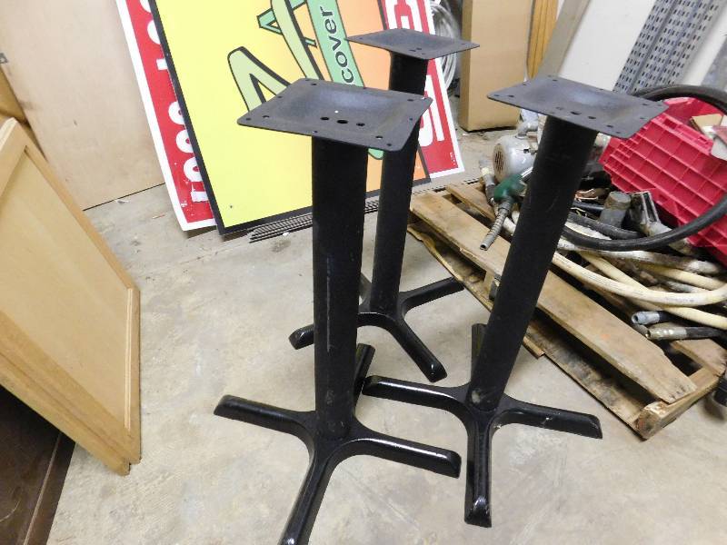 lot 1179 image: 3 Table Bases