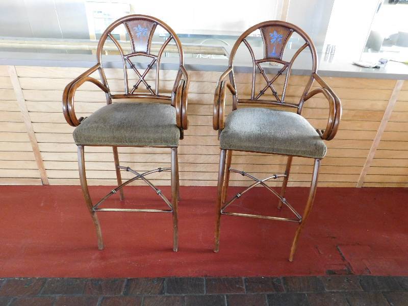 lot 1192 image: Lot of 2 Bar Height Stools wCushions