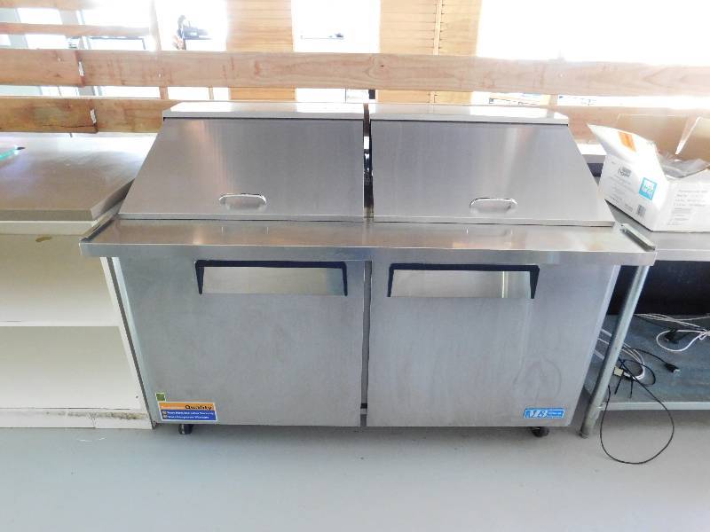 lot 1194 image: Turbo Air 5 Foot M3 Sandwich Prep Table