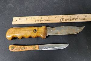 lot 182 image: (2) Wood handle Knives 7 & 10