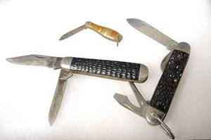 lot 185 image: Vintage Promotional Knife - Wichita Ks Phillips and Easton Supply Co. (Marked Camco - USA) and (2) other Pocket Knives