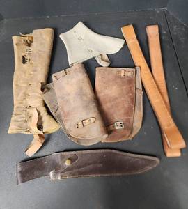 lot 186 image: Assorted Vintage Leather Items