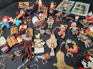 lot 225 image: Western Christmas Ornaments