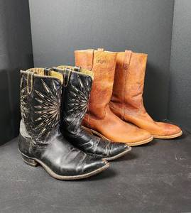 lot 111 image: Vintage ACME Gold Starburst Leather Cowboy Boots Size 10A and Dingo Womens Leather Cowboy Boots Size 10.5D