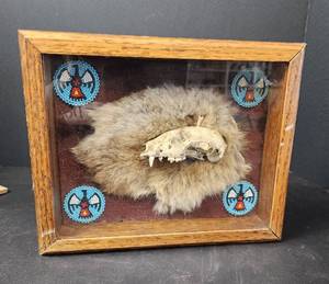 lot 128 image: Indian Decor Shadowbox