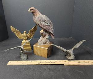 lot 130 image: Bird Decor (see pics for damage)