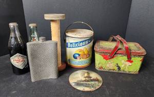 lot 158 image: Vintage Home Decor