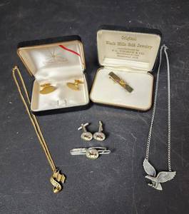 lot 356 image: Mens Jewelry
