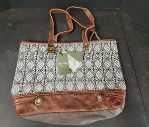lot 247 image: NWT Myra Bag