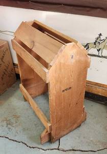 lot 296 image: Saddle Rack