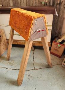 lot 303 image: Sturdy Saddle Rack with Bridle Hooks