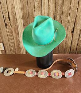 lot 314 image: Cowboy Hat and New Womens Belt Size Medium