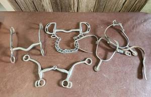 lot 320 image: Spurs and Bits