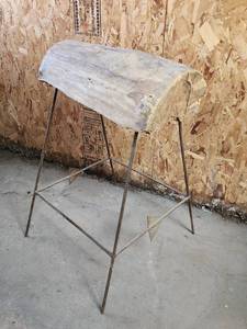 lot 40 image: Saddle Rack