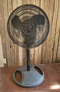 lot 71 image: Lasko Fan
