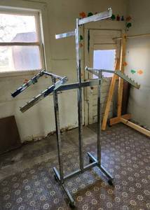 lot 85 image: Adjustable Clothing Rack on Wheels