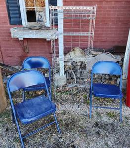 lot 385 image: Vintage Rainbow Bakery Bread Rack and (3) Metal Folding Chairs