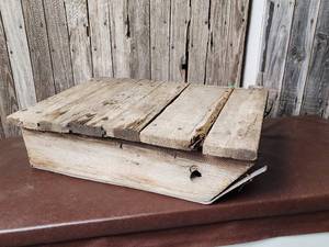 lot 406 image: Vintage Wood Sled 15x22x15.7
