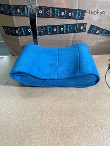 lot 1043 image: Costway Blue Pillow 19x13.5 in