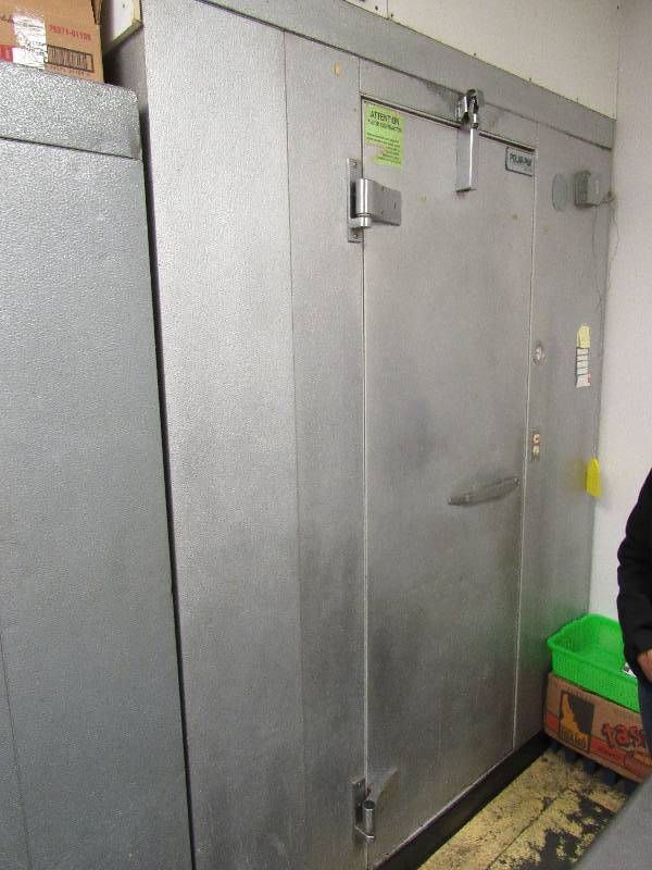 lot 1391 image: .Polar-Pak Walk-in Freezer Unit