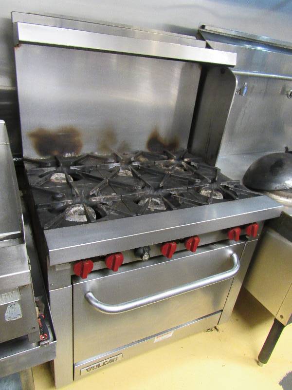 lot 1396 image: Vulcan Natural Gas 6 Burner Commercial Range Oven