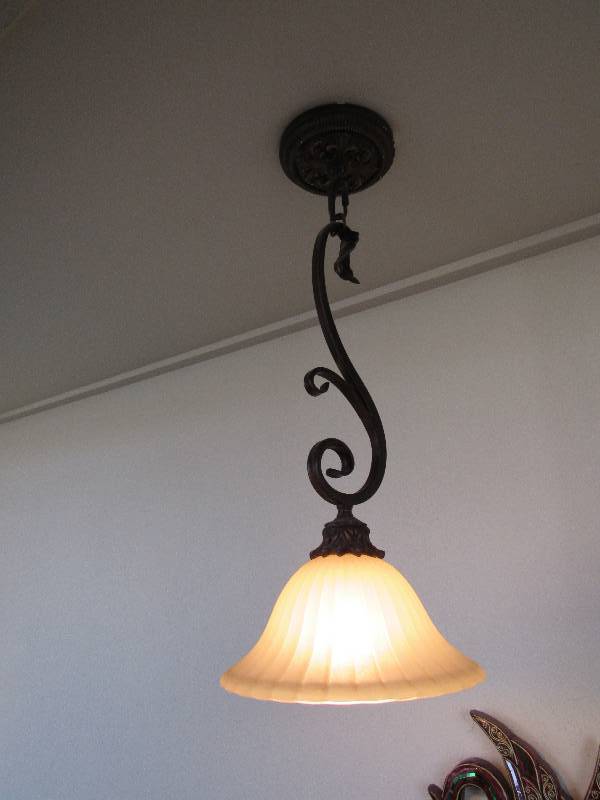 lot 1408 image: Ceiling Hung Pendant Lighting Fixture