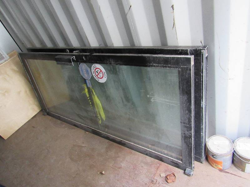 lot 1453 image: Aluminum Double Entry Door w Keys
