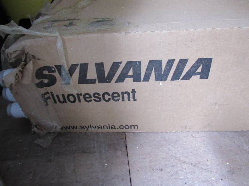 lot 1456 image: Open Partial Case of Silvainia 48 Flouresent Light Bulbs