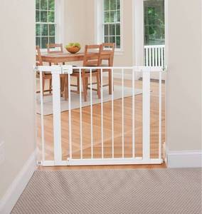 lot 54414 image: Safety 1st Easy Install 28 High Walk Thru Gate, Fits Between 29 and 38