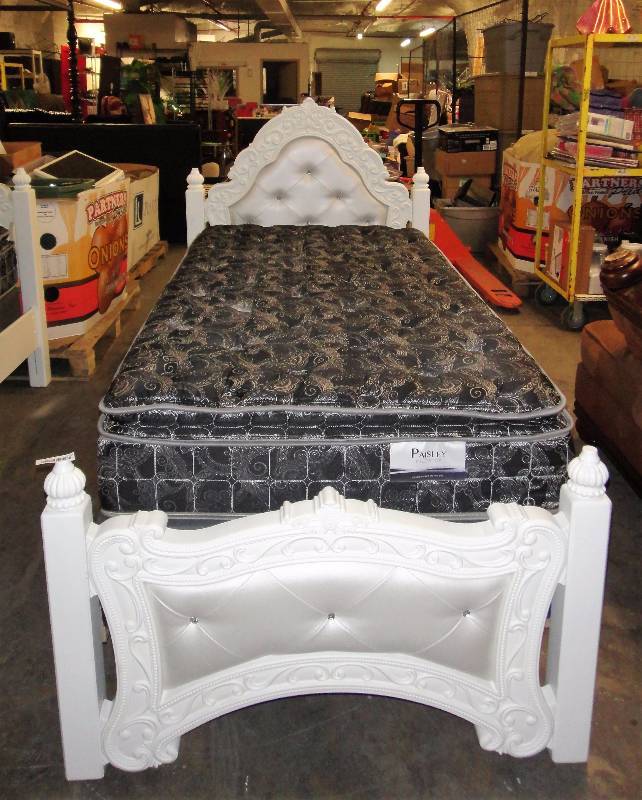 lot 320 image: Exquisite Full Poster Bed by Signature Design by Ashley Twin Size Bed with Paisley Pillowtop Mattress and Boxsprings