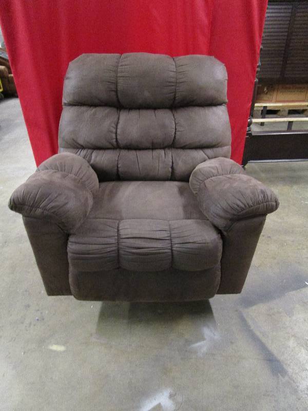 lot 332 image: Microfiber Recliner