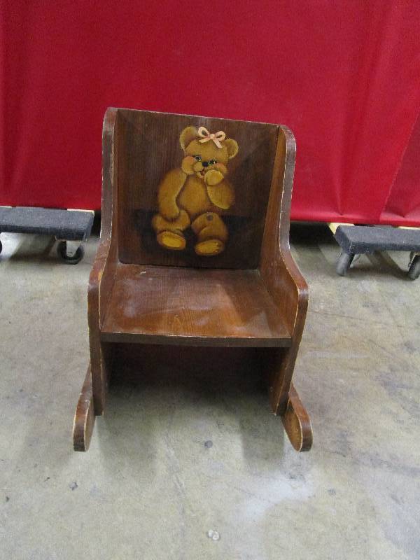 lot 333 image: Antique Baby Rocker