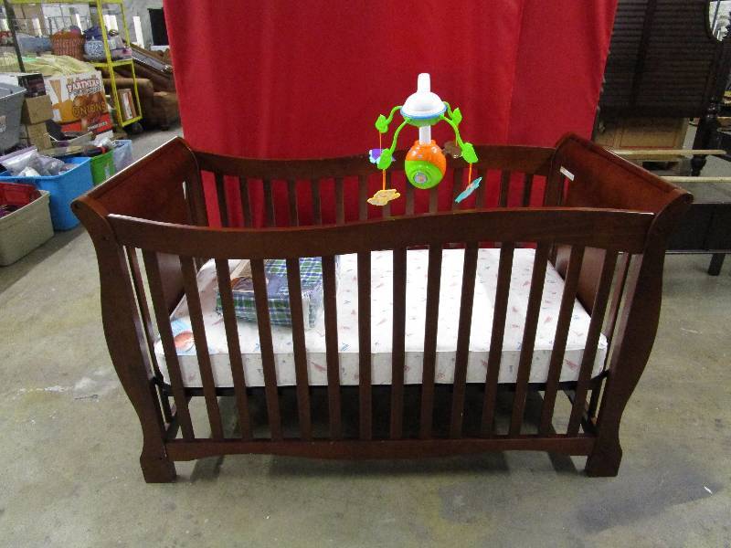 lot 334 image: Baby Bed