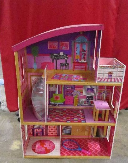 doll house with elevator