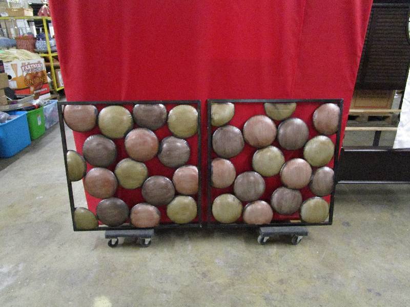 lot 351 image: Metal Wall Decor