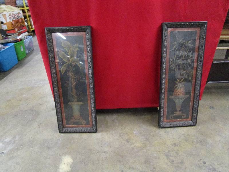 lot 354 image: Wall Decor
