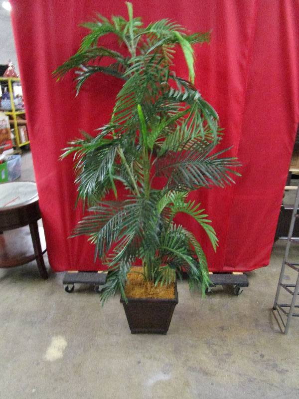 lot 364 image: Fake palm tree